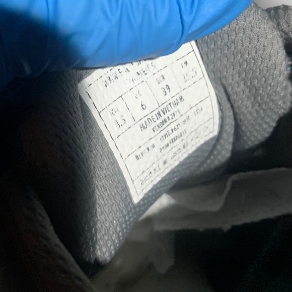 Eddie Bauer • Women's Outdoor Hiking Low Cut Boot / Shoes • Size: 8.5 - Picture 3 of 7